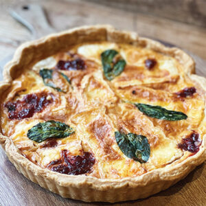 Brie, Cranberry & Spinach Quiche (25cm)